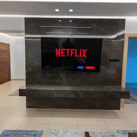 Lap Of Luxury * リマソール