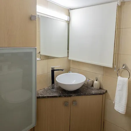 Lap Of Luxury * Λεμεσός