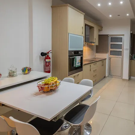 Daire Lap Of Luxury Limasol